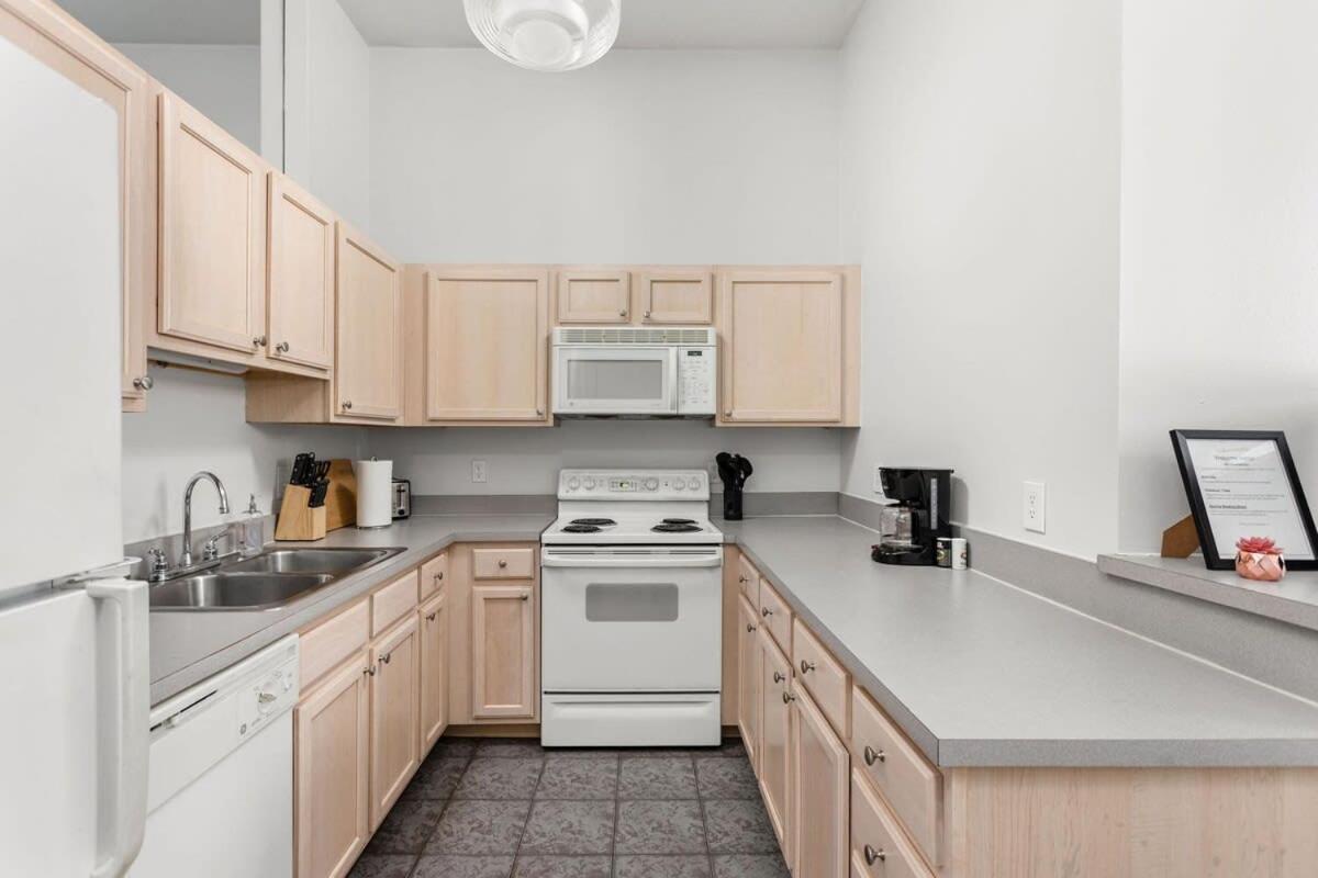 Modern Downtown Apartment 2Br 2Ba By Cozysuites 인디애나폴리스 외부 사진