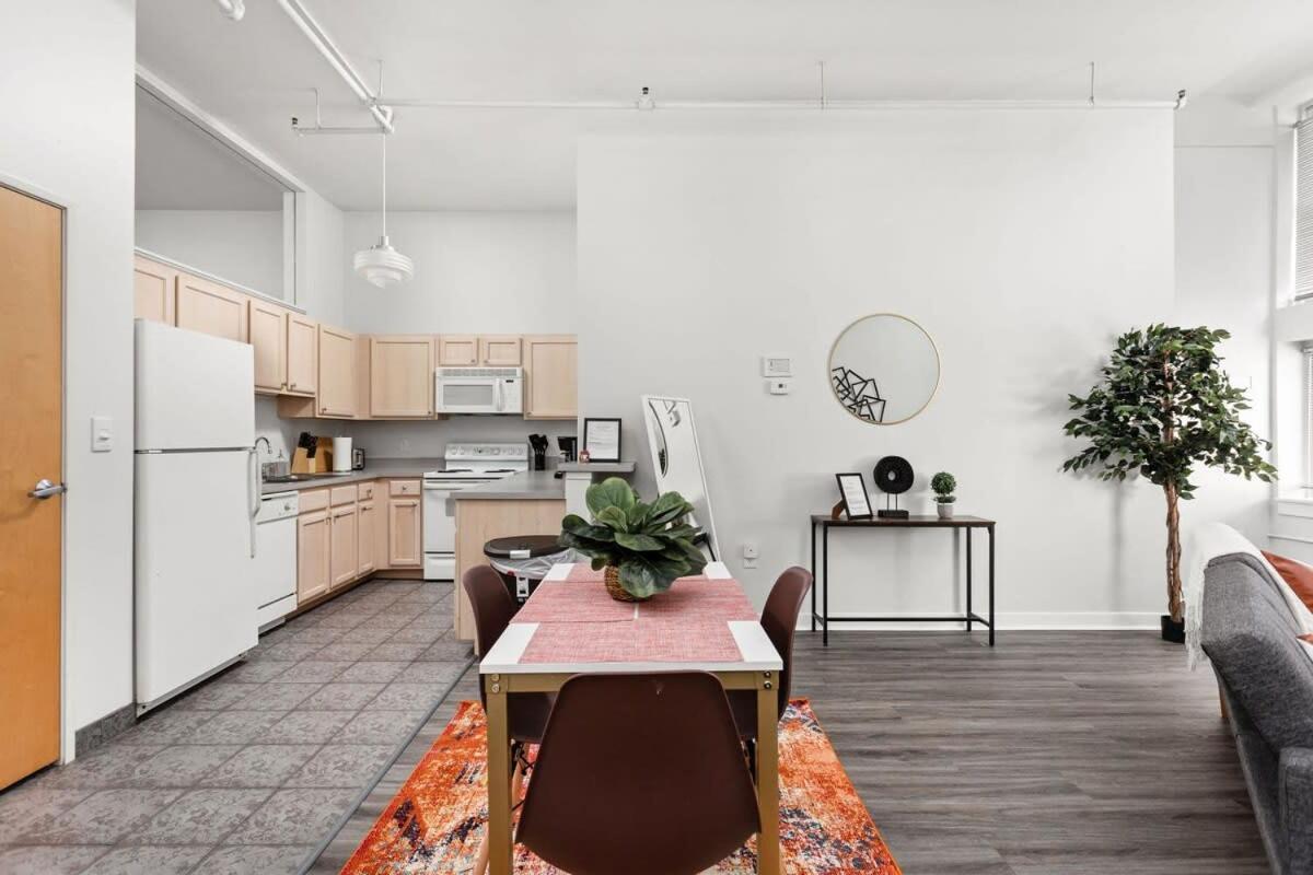 Modern Downtown Apartment 2Br 2Ba By Cozysuites 인디애나폴리스 외부 사진