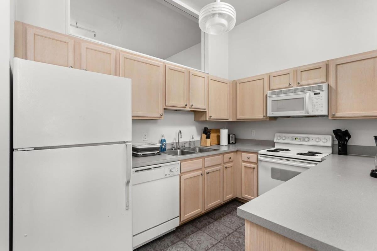 Modern Downtown Apartment 2Br 2Ba By Cozysuites 인디애나폴리스 외부 사진